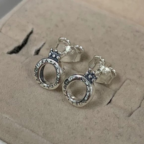 Pandora Polished Crown O Stud Earrings - Picture 3 of 5